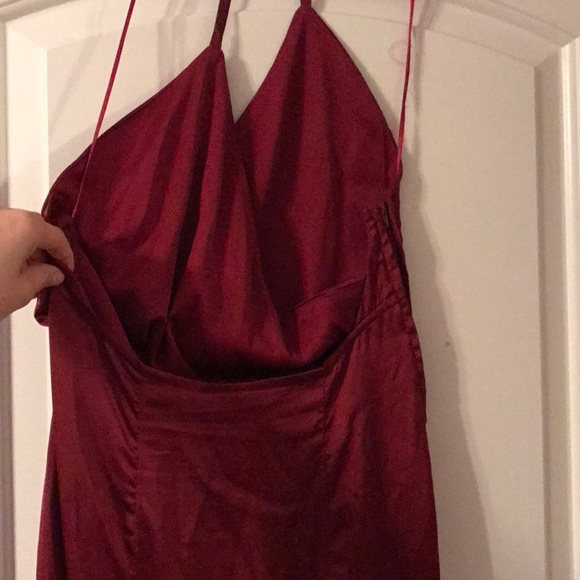 Red gown - Picture 3 of 7